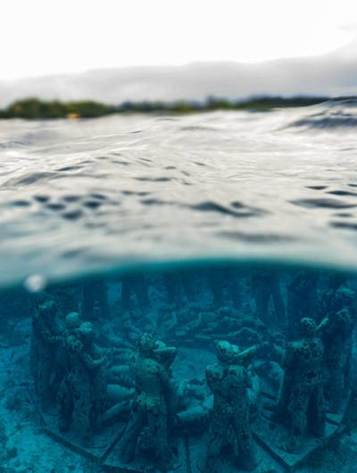 gili-meno-underwater-statue